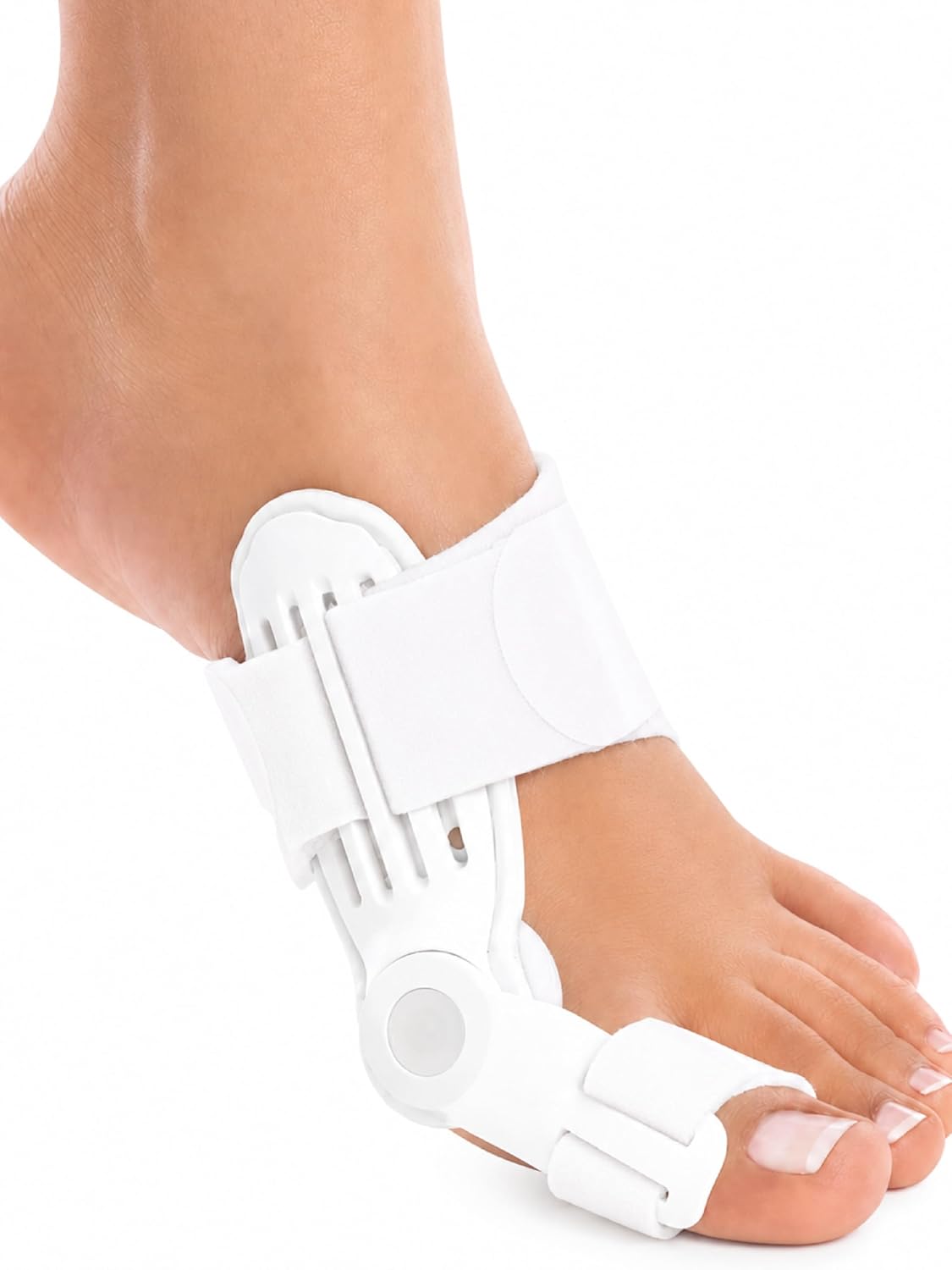 TOE STRAIGHTNER